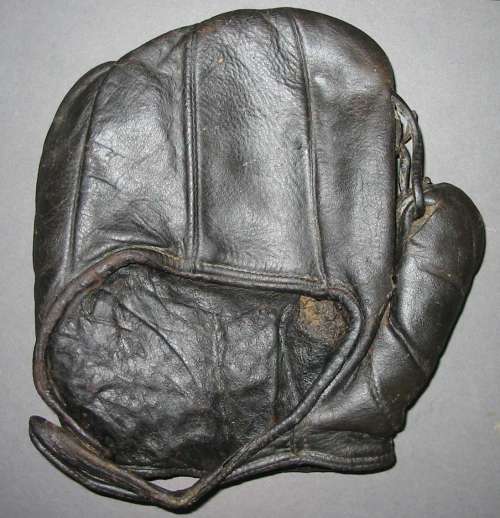 c. 1910's Fielders Mitt Back